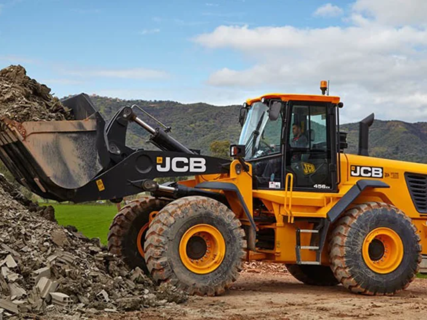 Фронтальный погрузчик JCB