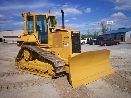 Бульдозер Cat D5