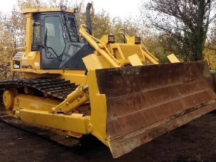 Бульдозер Komatsu D65P-12 (болотоход)